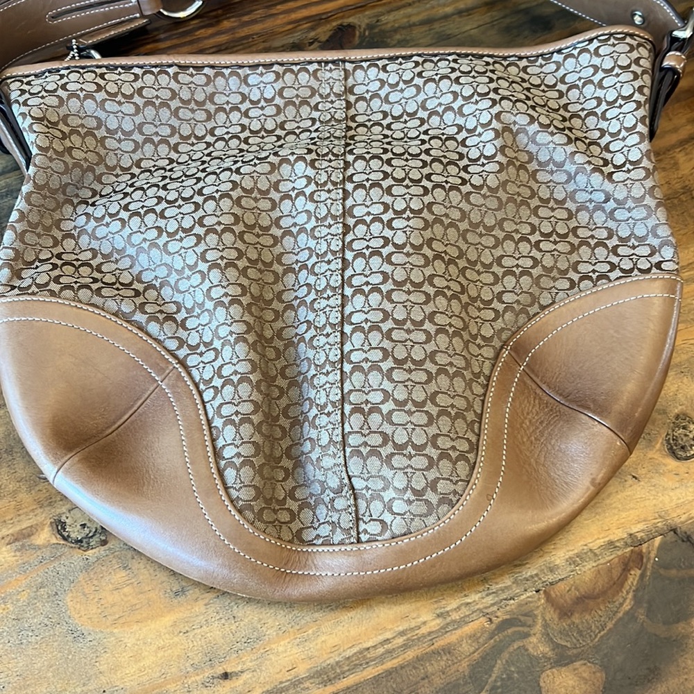 Vintage Coach Large Signature Tan Hobo Shoulder Bag - Picture 4 of 9
